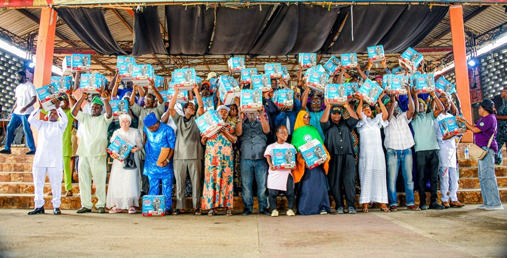 Sanwo-Olu Distributes 20,000 Food Packs to Mark Tinubu’s 74th Birthday in Lagos