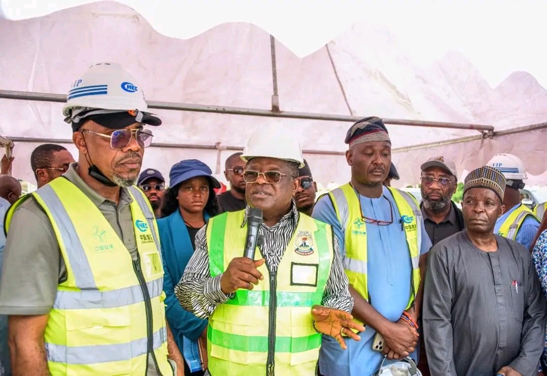 Works Minister Commends Progress on North-Central Road Projects During Inspection Tour