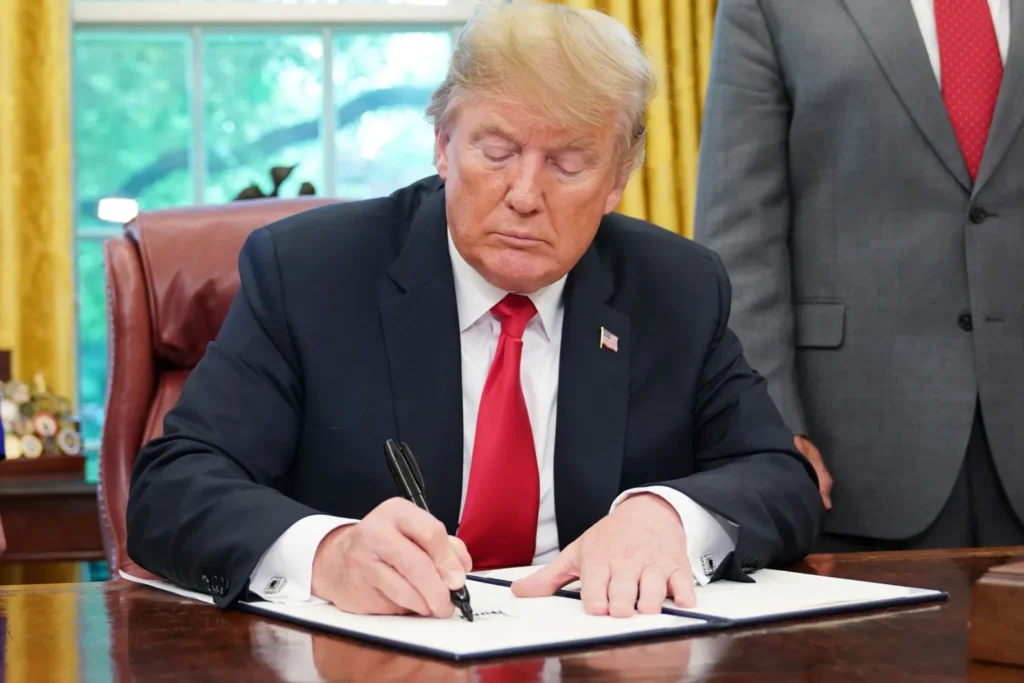 US to Revoke Visas of Foreigners Who Seek Asylum After Entering as Tourists