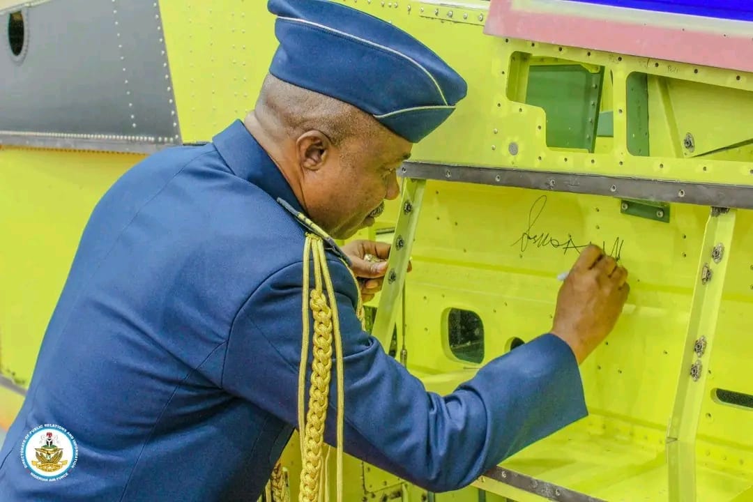 NAF Chief Leads Delegation to Texas for AH-1Z Viper Helicopter Acquisition